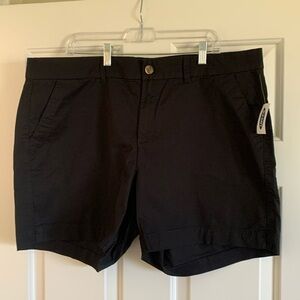 Brand new pair of Old Navy mid rise Every Day shorts